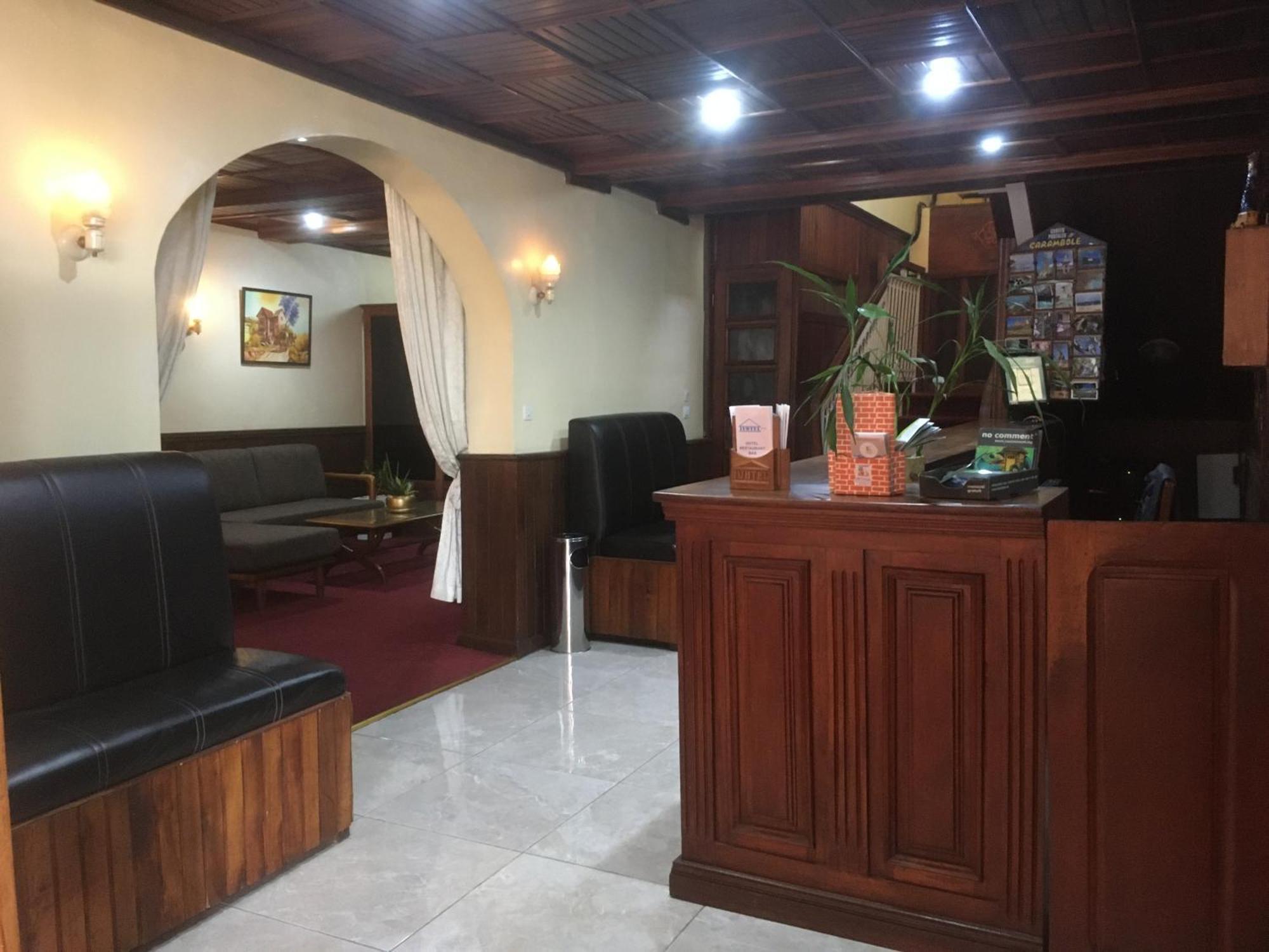 Ivotel Antananarivo Bagian luar foto