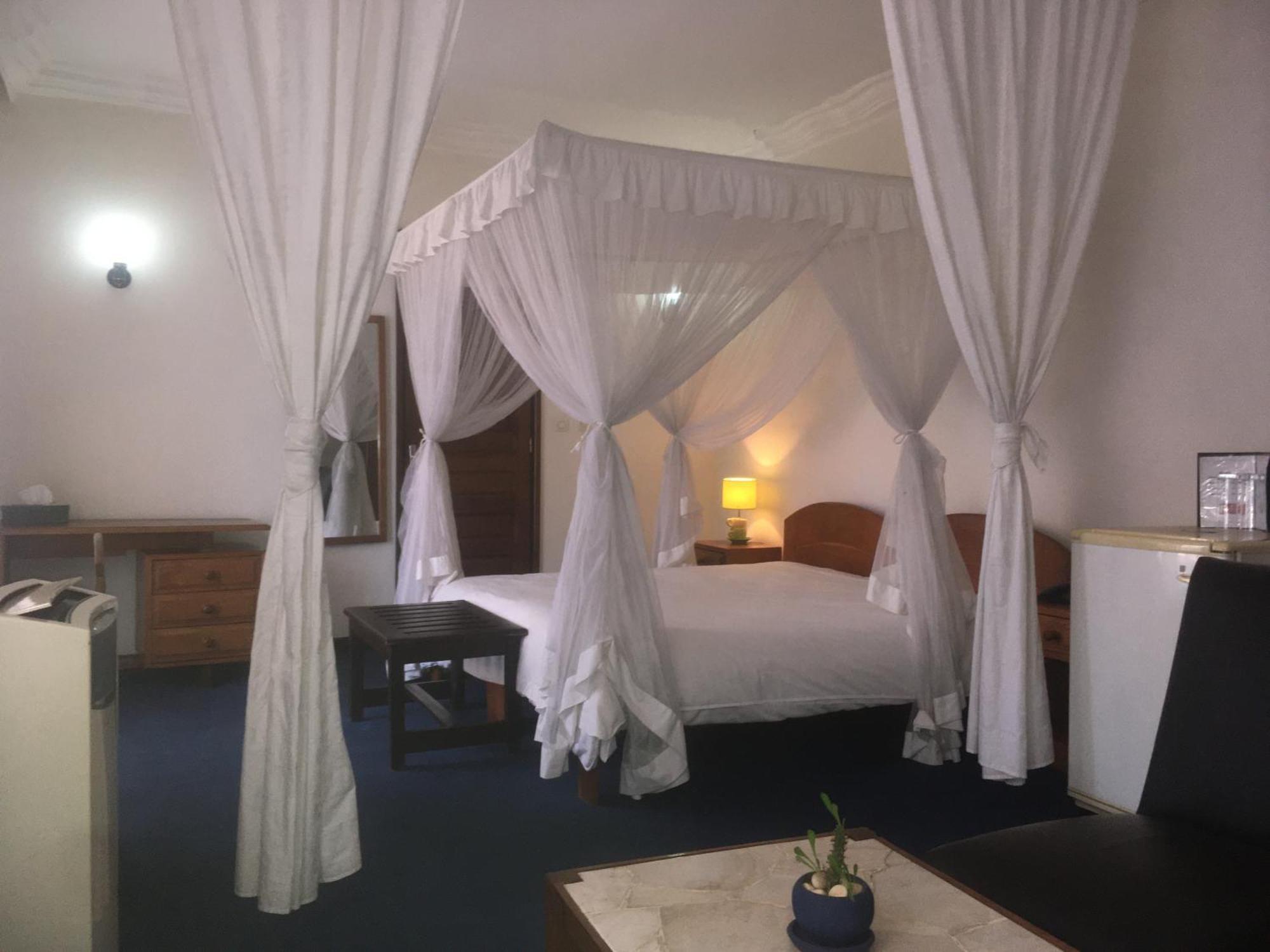 Ivotel Antananarivo Bagian luar foto