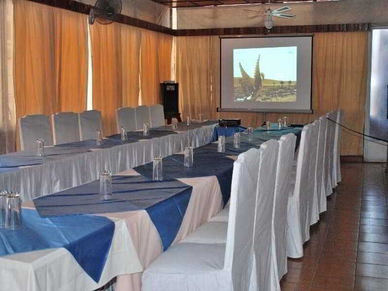 Ivotel Antananarivo Bagian luar foto