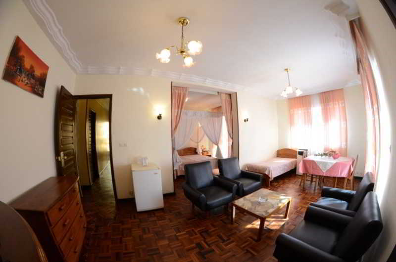 Ivotel Antananarivo Bagian luar foto