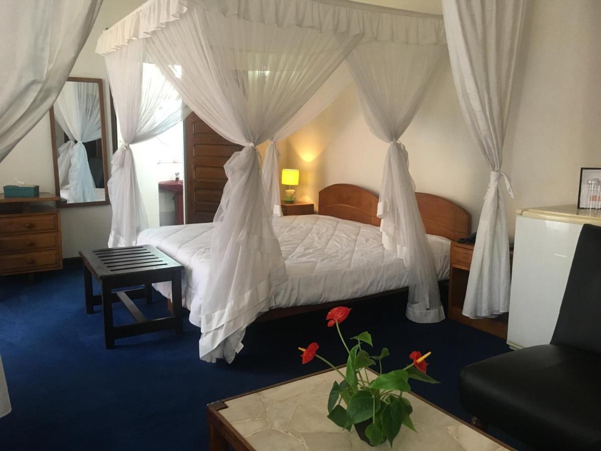 Ivotel Antananarivo Bagian luar foto